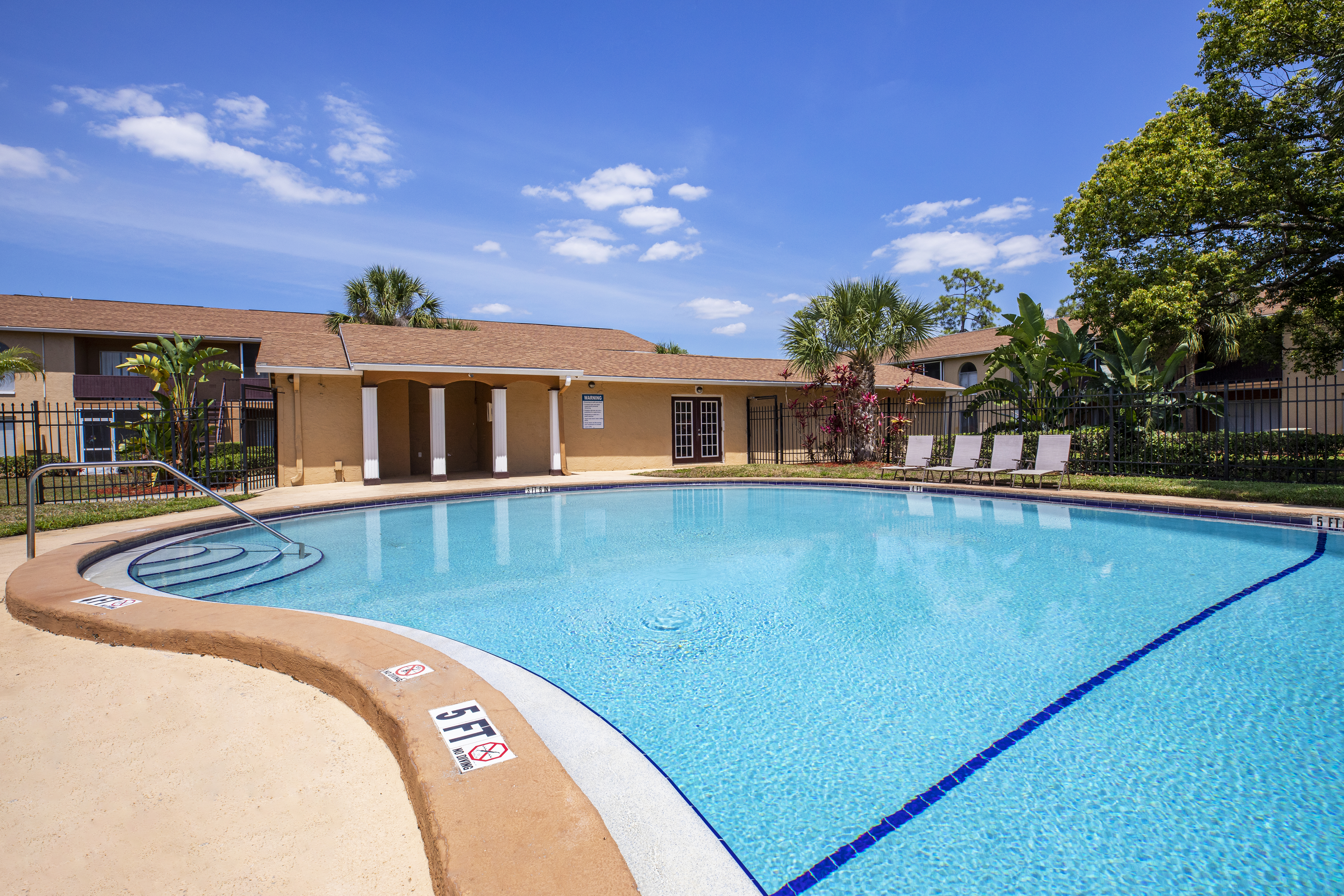 Parc Place Villas The Multifamily Advisory Group at Cushman & Wakefield